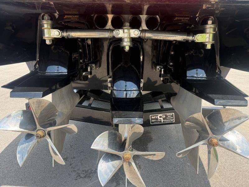 2007 Outerlimits 51 GTX - 66
