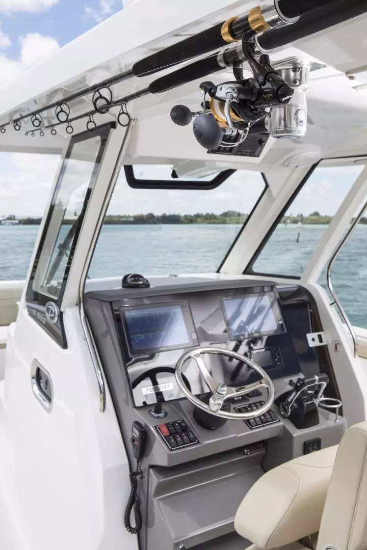 2021 Pursuit S328 - Image 8