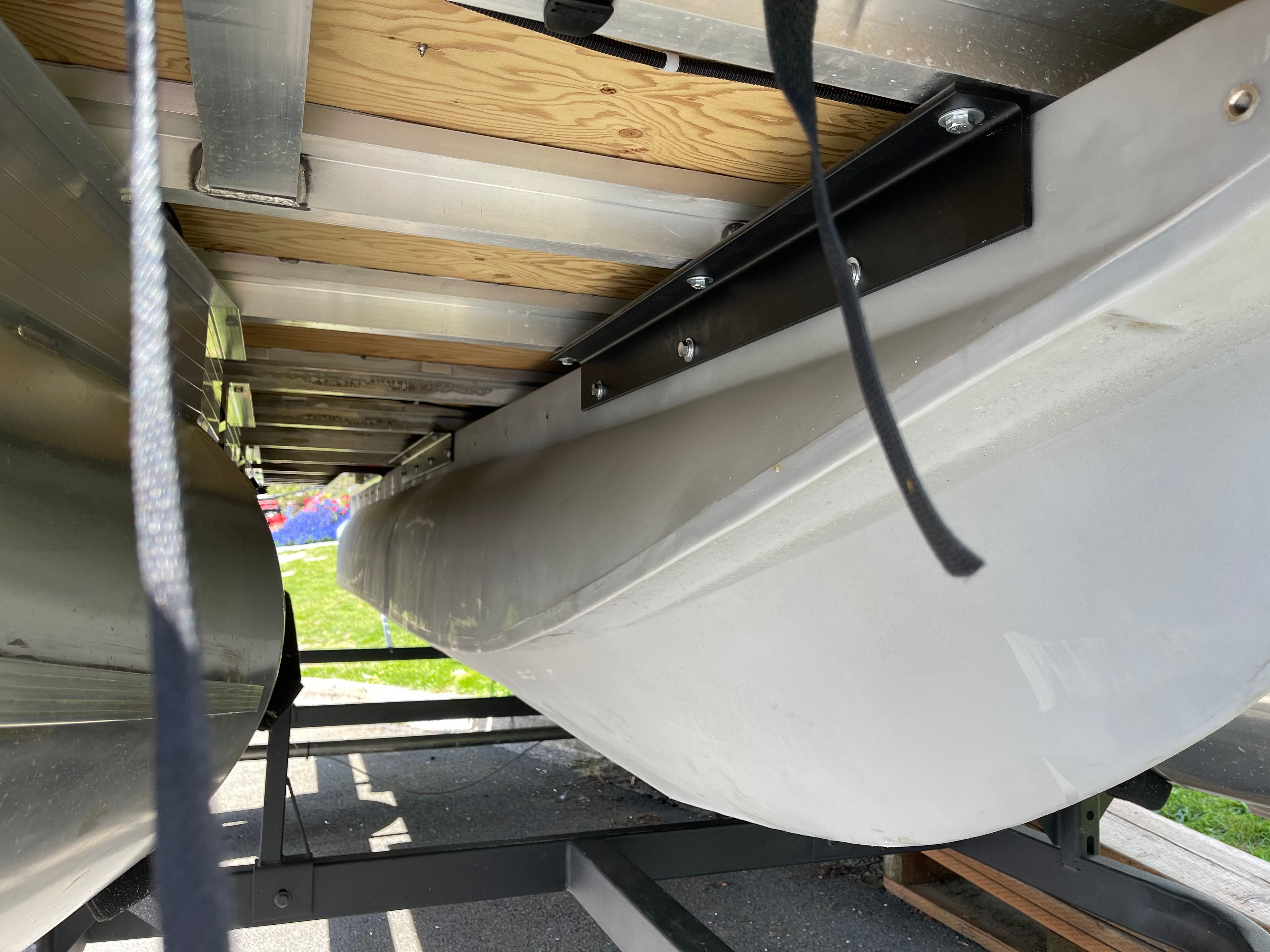 2020 Sun Tracker Party Barge 18 DLX - 8