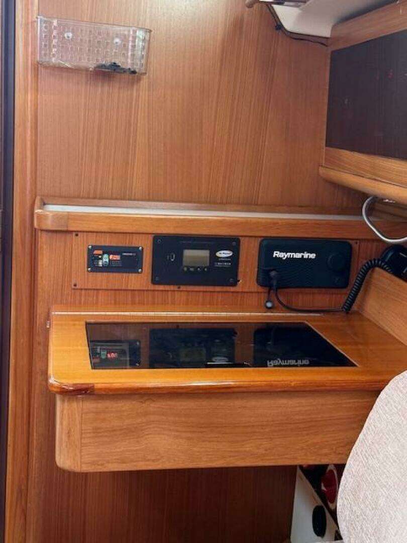 2012 Catalina 355 - Image 35