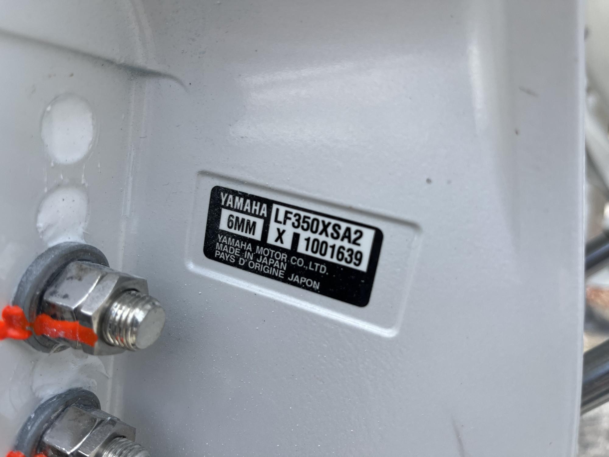 2025 Cobia 320 Center Console - 8