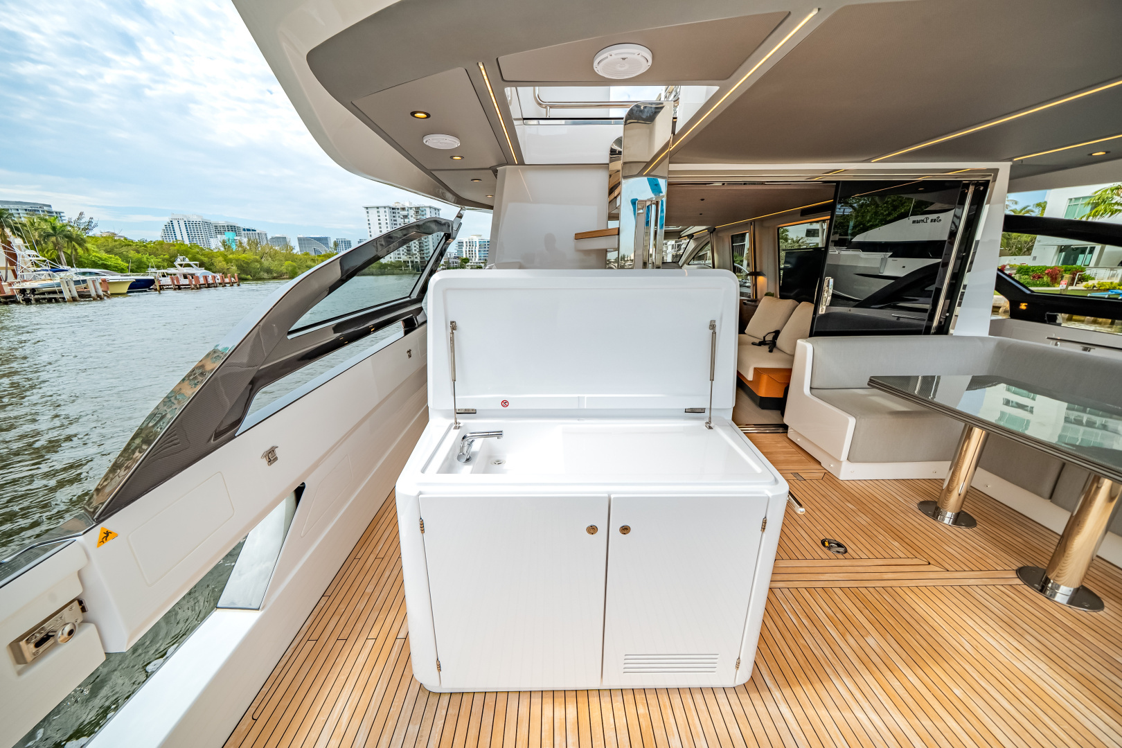 2026 Azimut S8 - Image 63