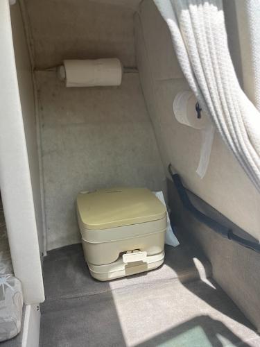 2004 Sea Ray 215 Weekender - 6