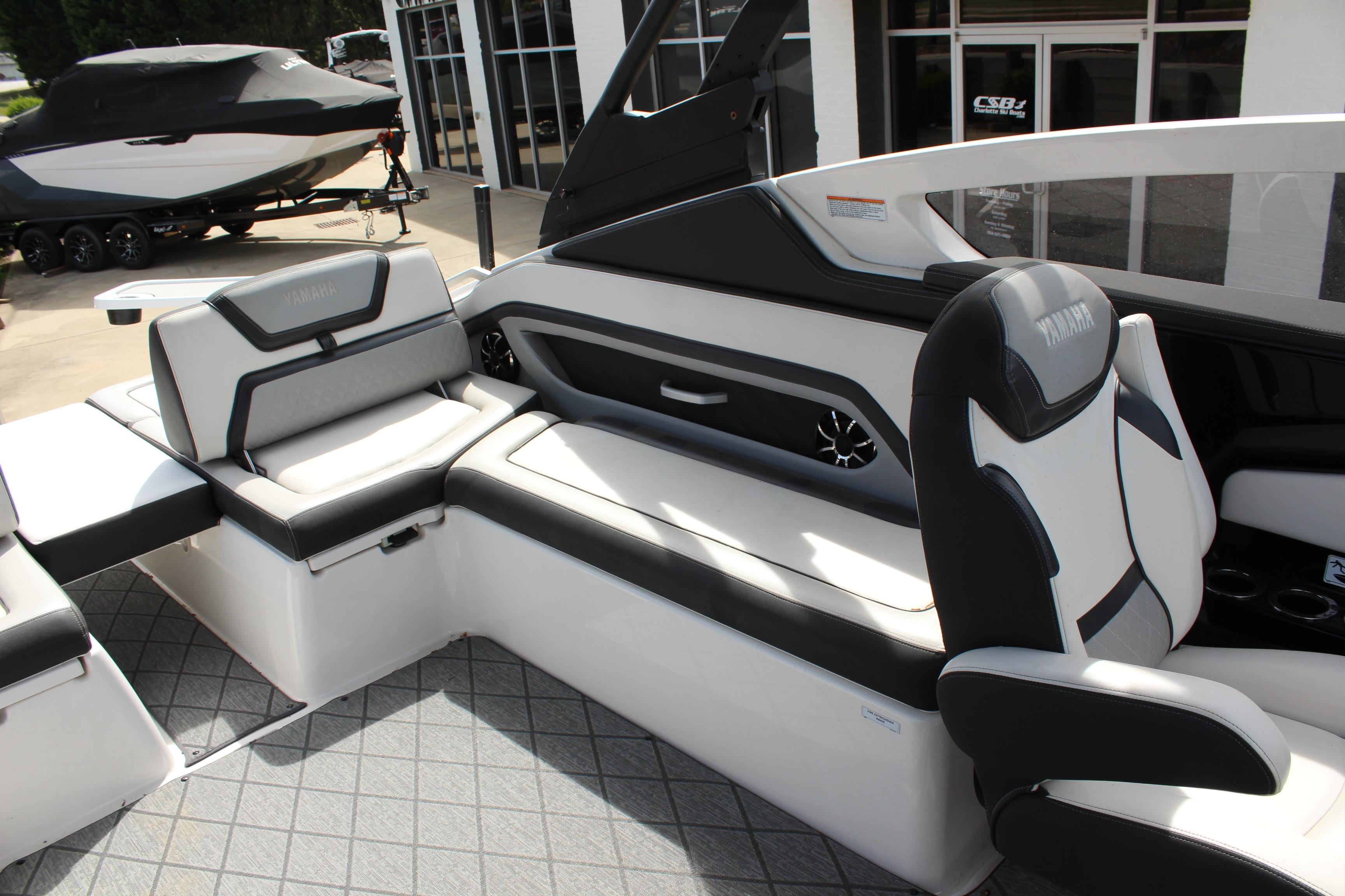 2020 Yamaha Boats 275SE interior with sleek seating and modern design.