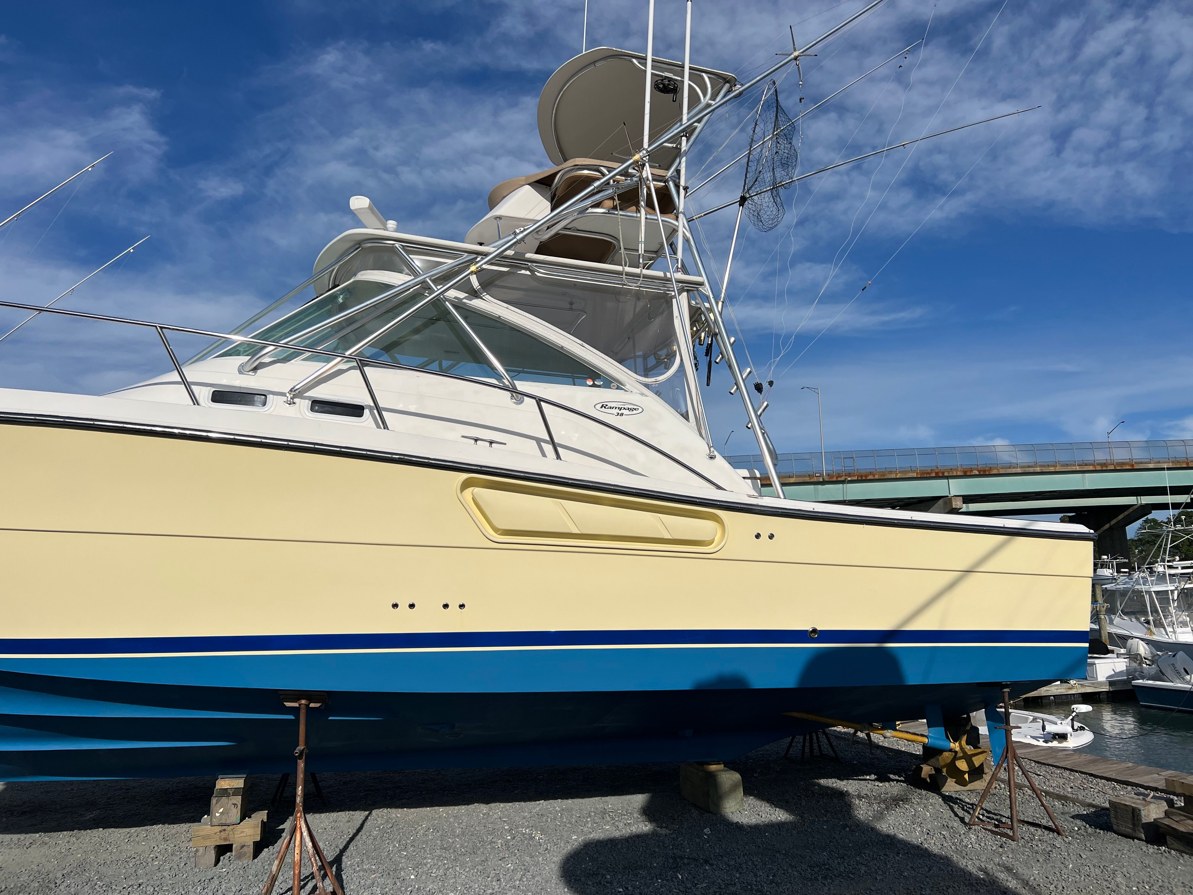 2004 Rampage 38 Express - 2