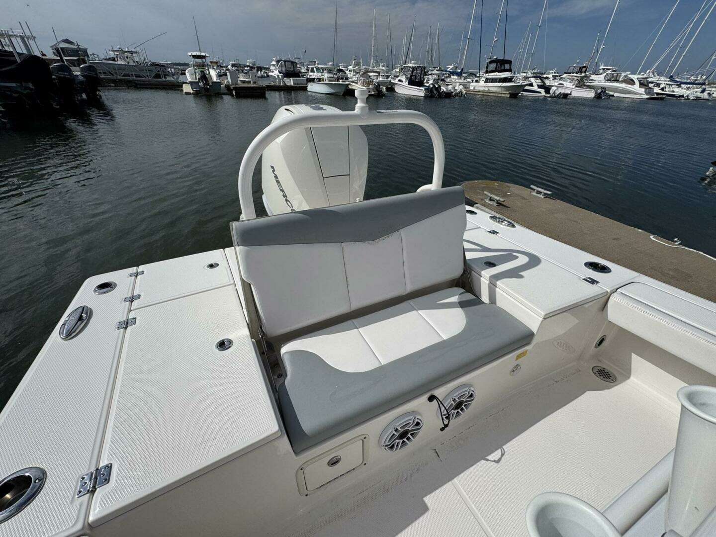 2021 Robalo 246 Cayman - Image 25