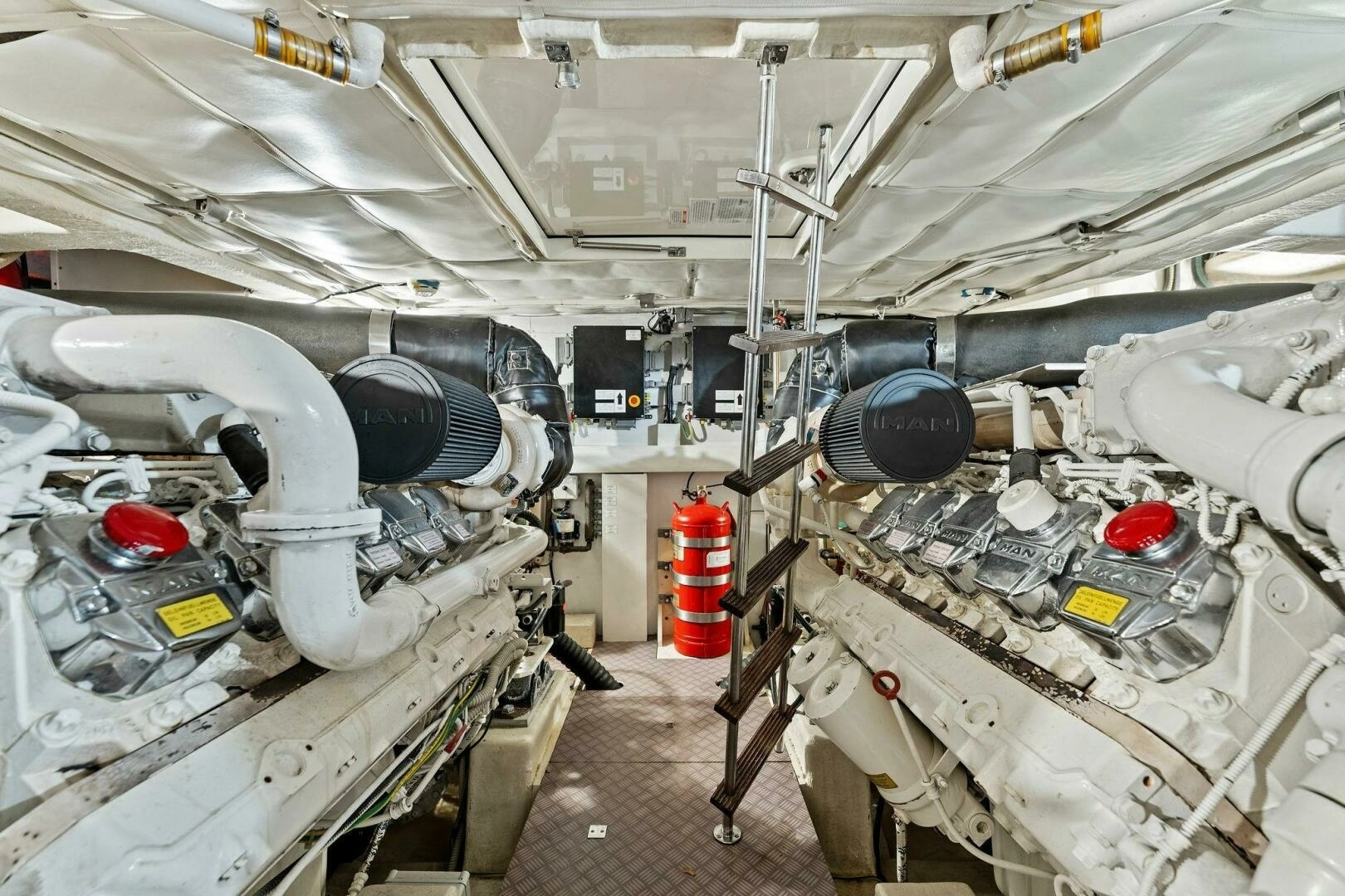 2013 Ferretti Yachts 620 - Image 61