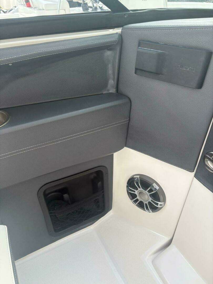 2022 Regal 29 OBX - Image 23