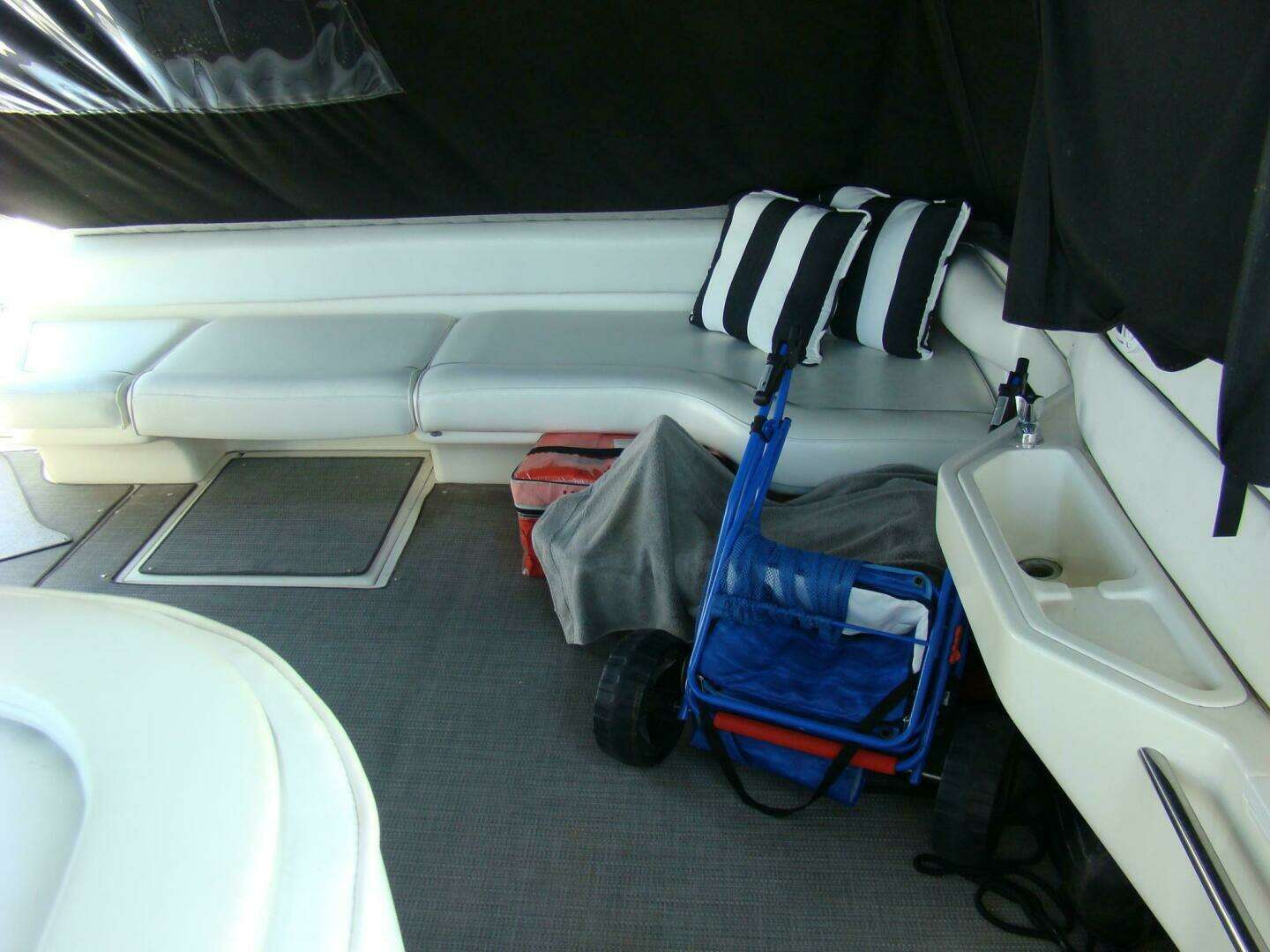 1991 Sea Ray 480 Sundancer - Image 14