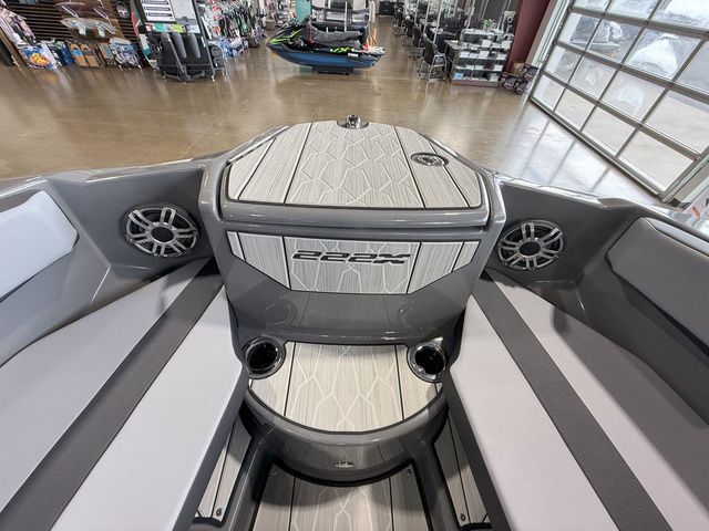 2025 Yamaha Boats 222XE - 23