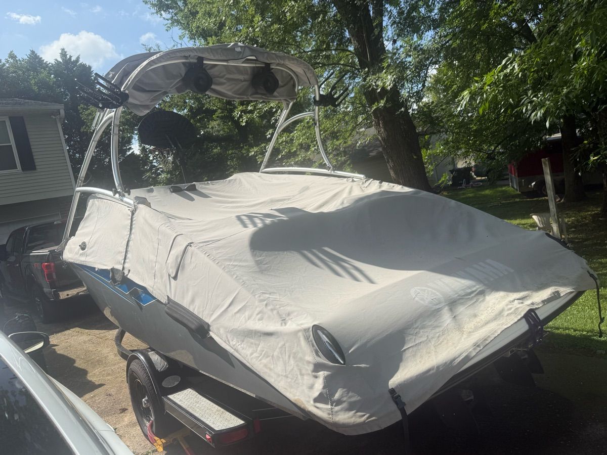 2015 Yamaha Boats AR210 - 12