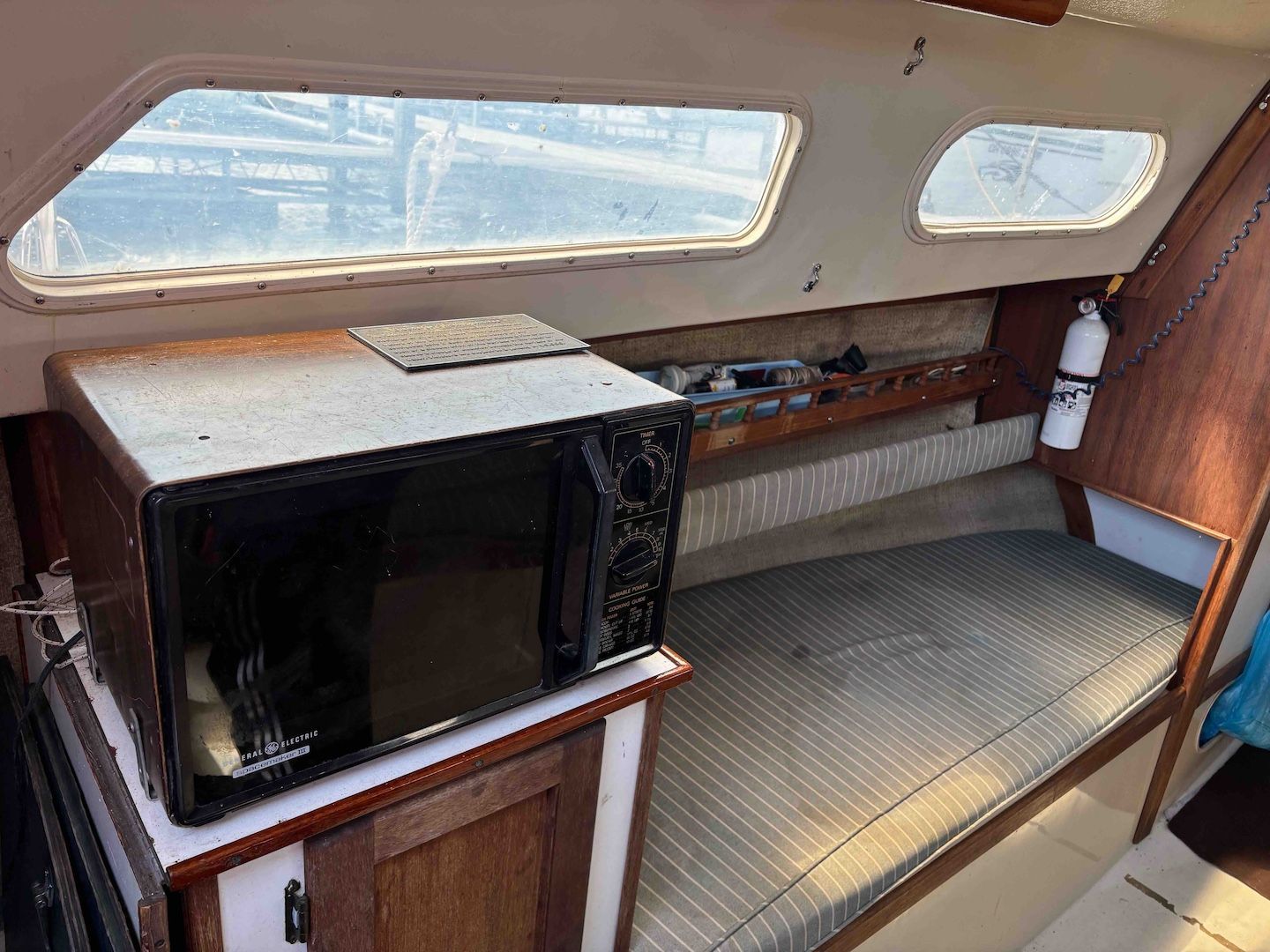 1977 Hunter 27 - 7
