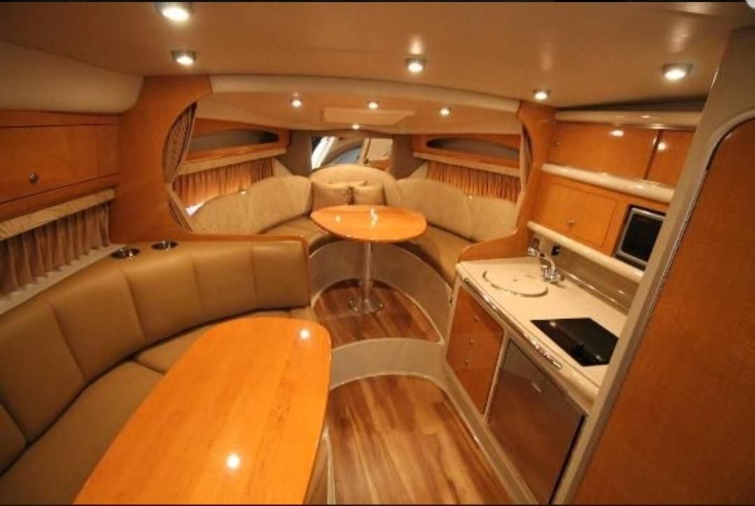 Interior of 2006 Chaparral Signature 290 yacht.