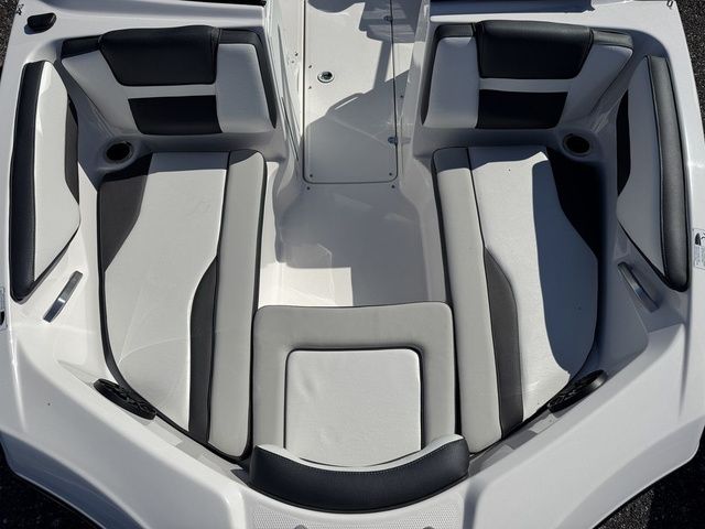 2026 Yamaha Boats SX195 - 9