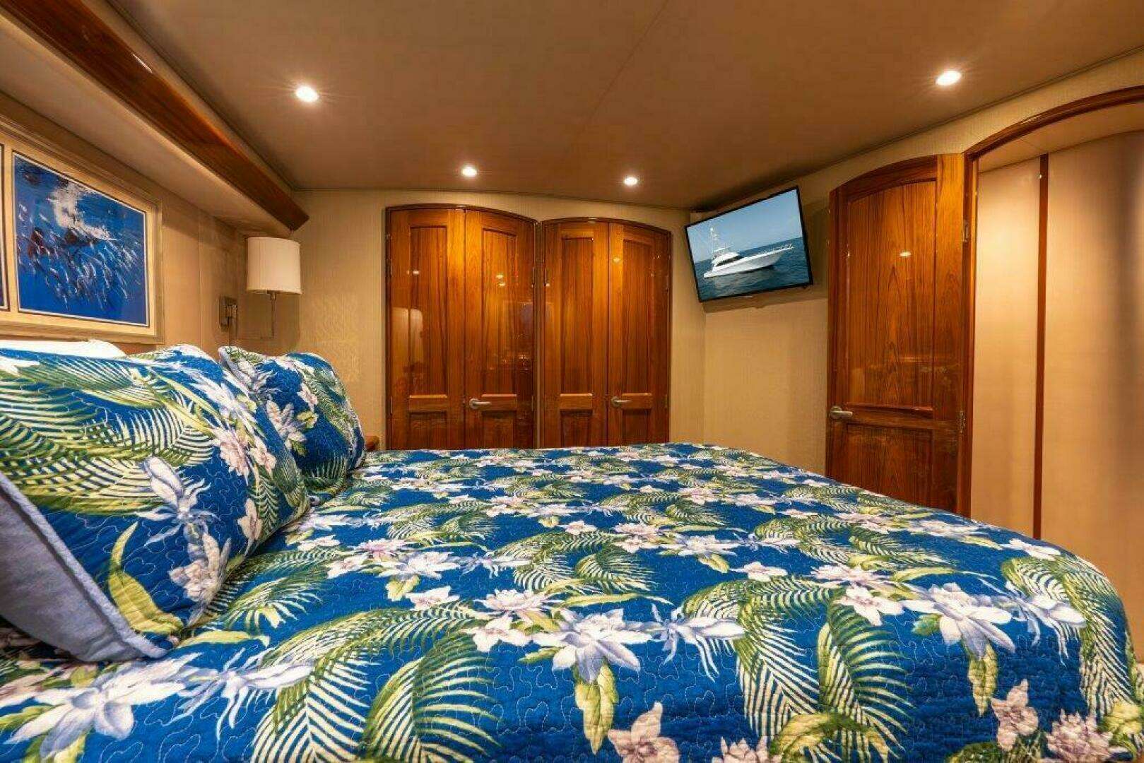 2015 Viking 66 Convertible - Image 12