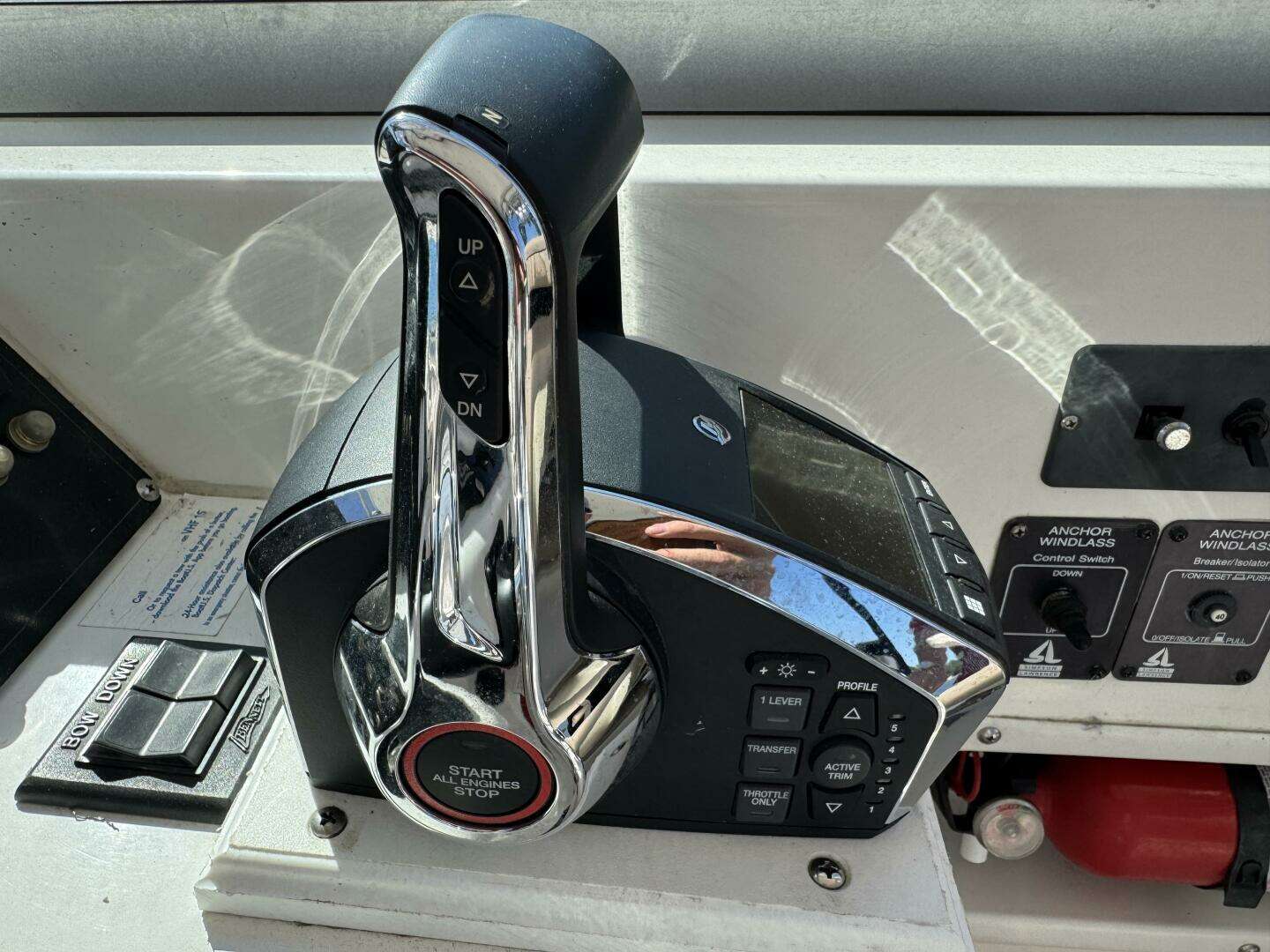 1999 Boston Whaler 28 Conquest - Image 38