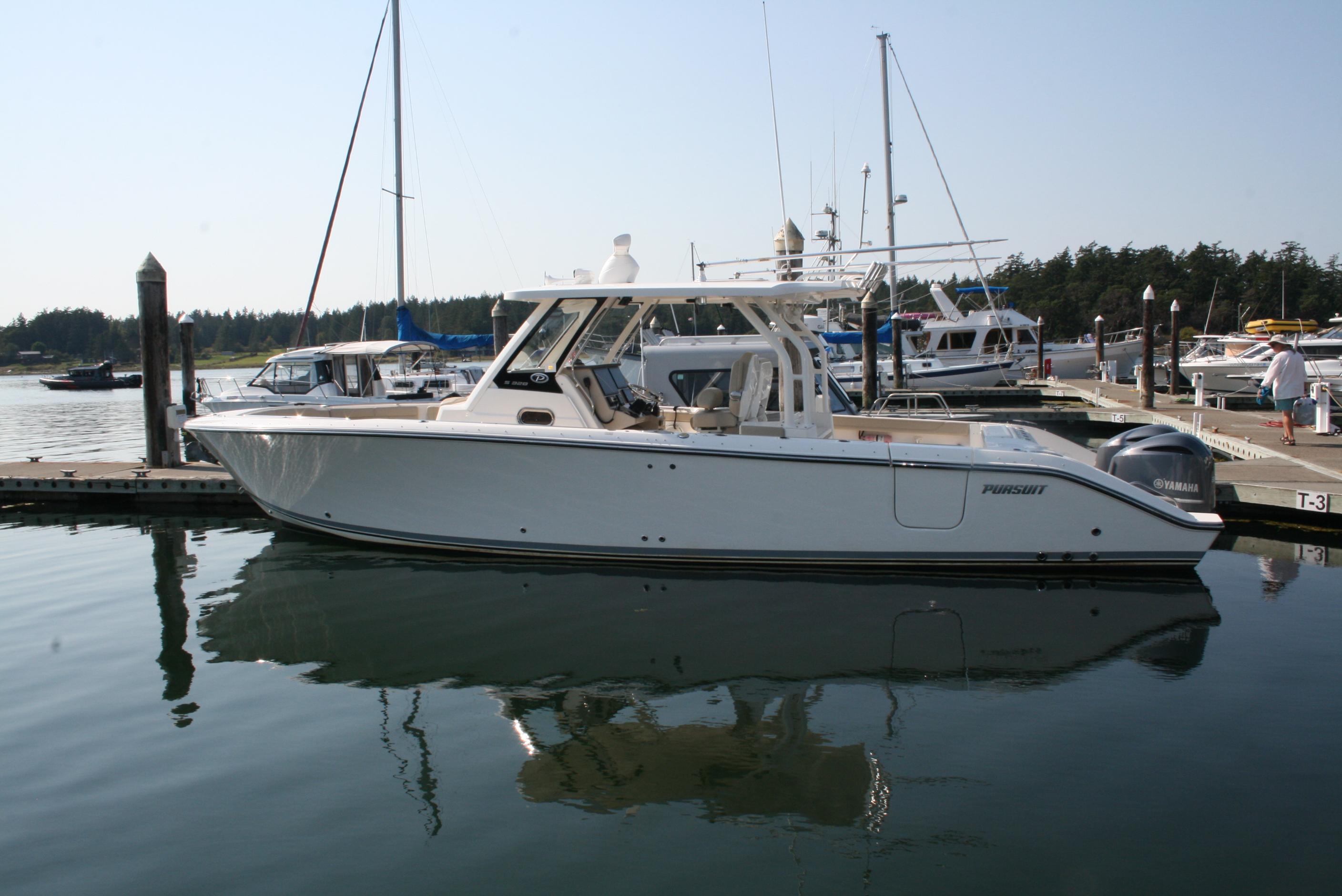 2018 Pursuit S 328 Sport