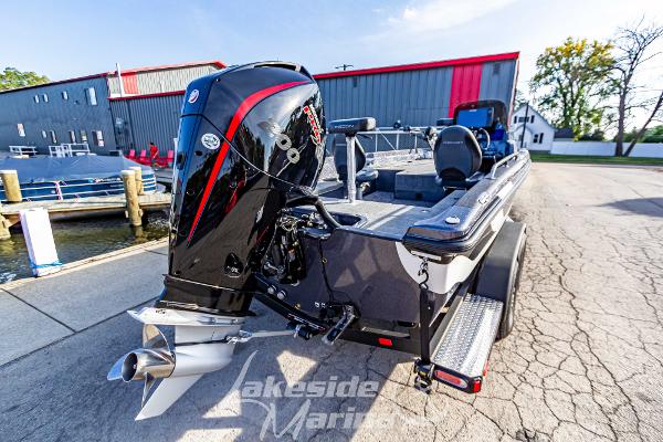 2024 Recon 985 SC boat with powerful outboard motor at Lakeside Marina.