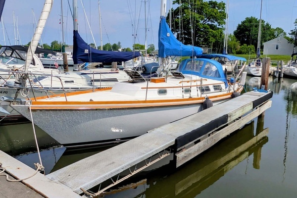 1980 Bristol 35.5 Keel/CB