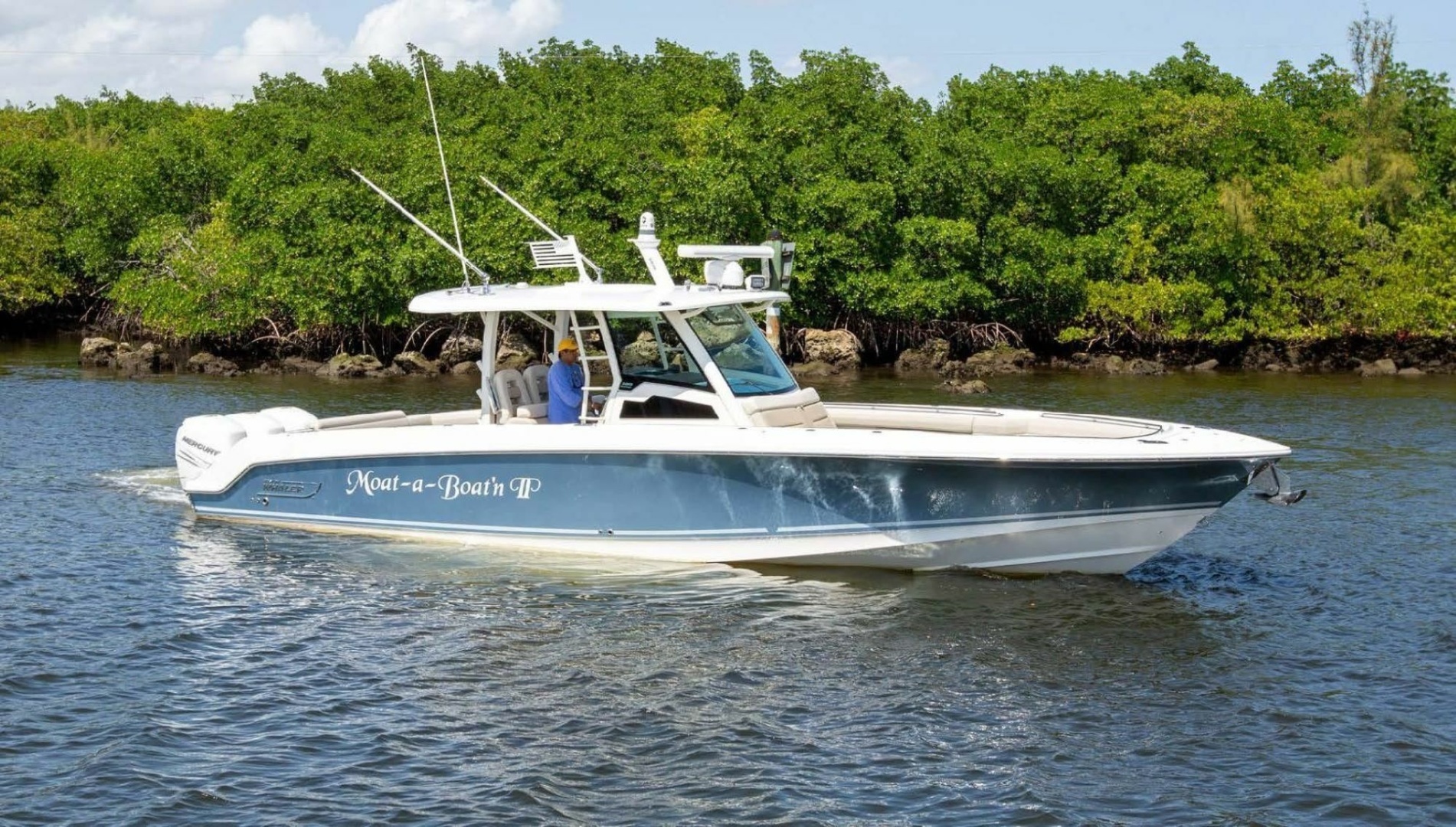 2019 Boston Whaler 380 Outrage - Image 13