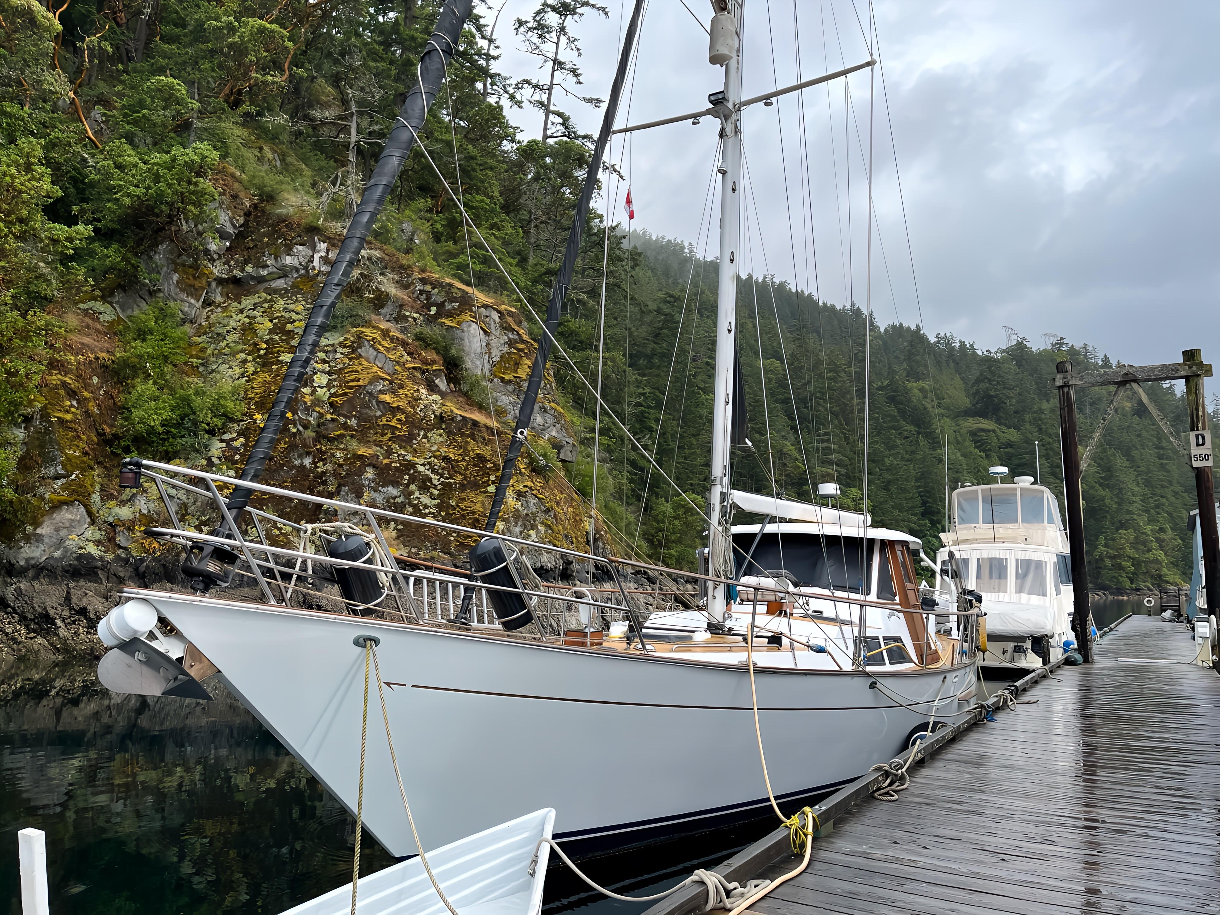 1990 Antigua 58 Pilothouse