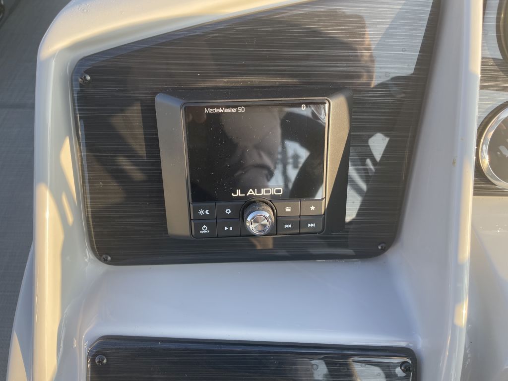2022 Sylvan 820 PF Mirage - 9
