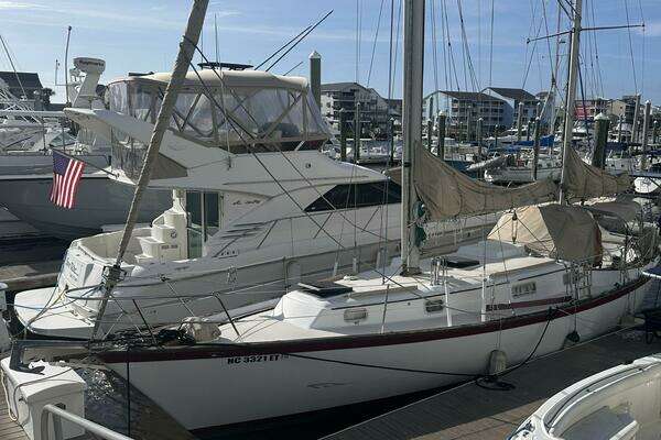 1977 Pearson 365 Ketch