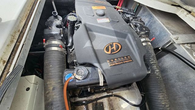 1999 Carver 350 Mariner - 27