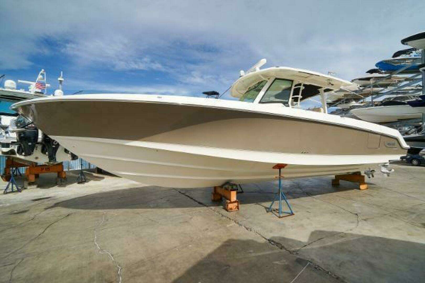 2018 Boston Whaler 380 Outrage - Image 5