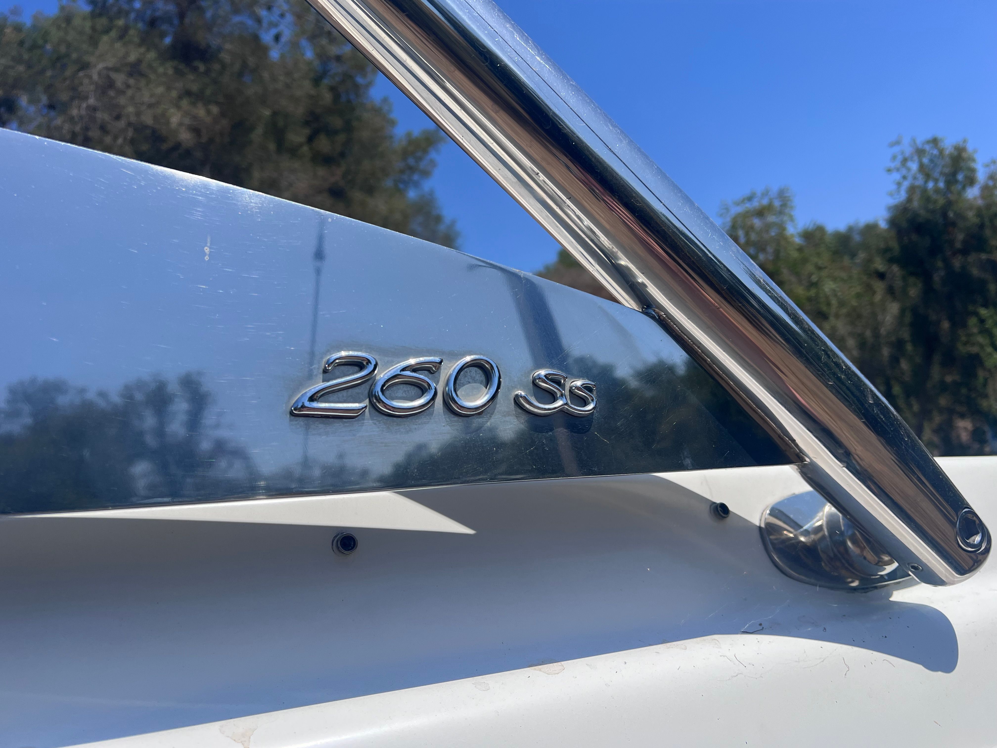 Close-up of 2006 Formula 260 Sun Sport boat emblem.
