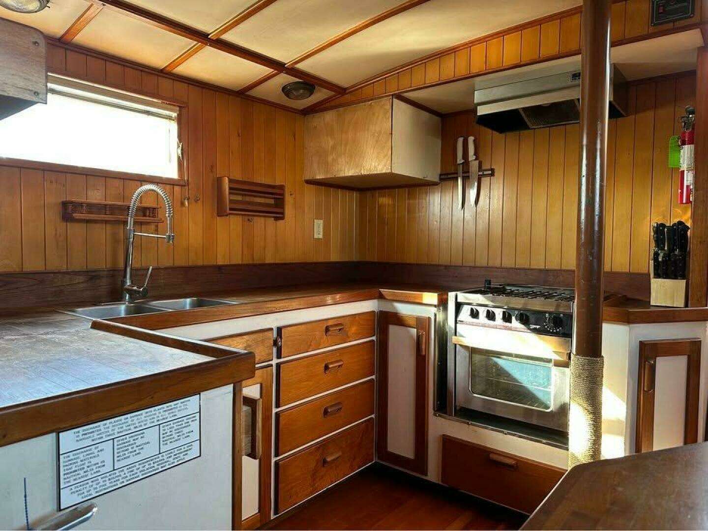 1986 Custom Hansen 48 Pilothouse Trawler - Image 7