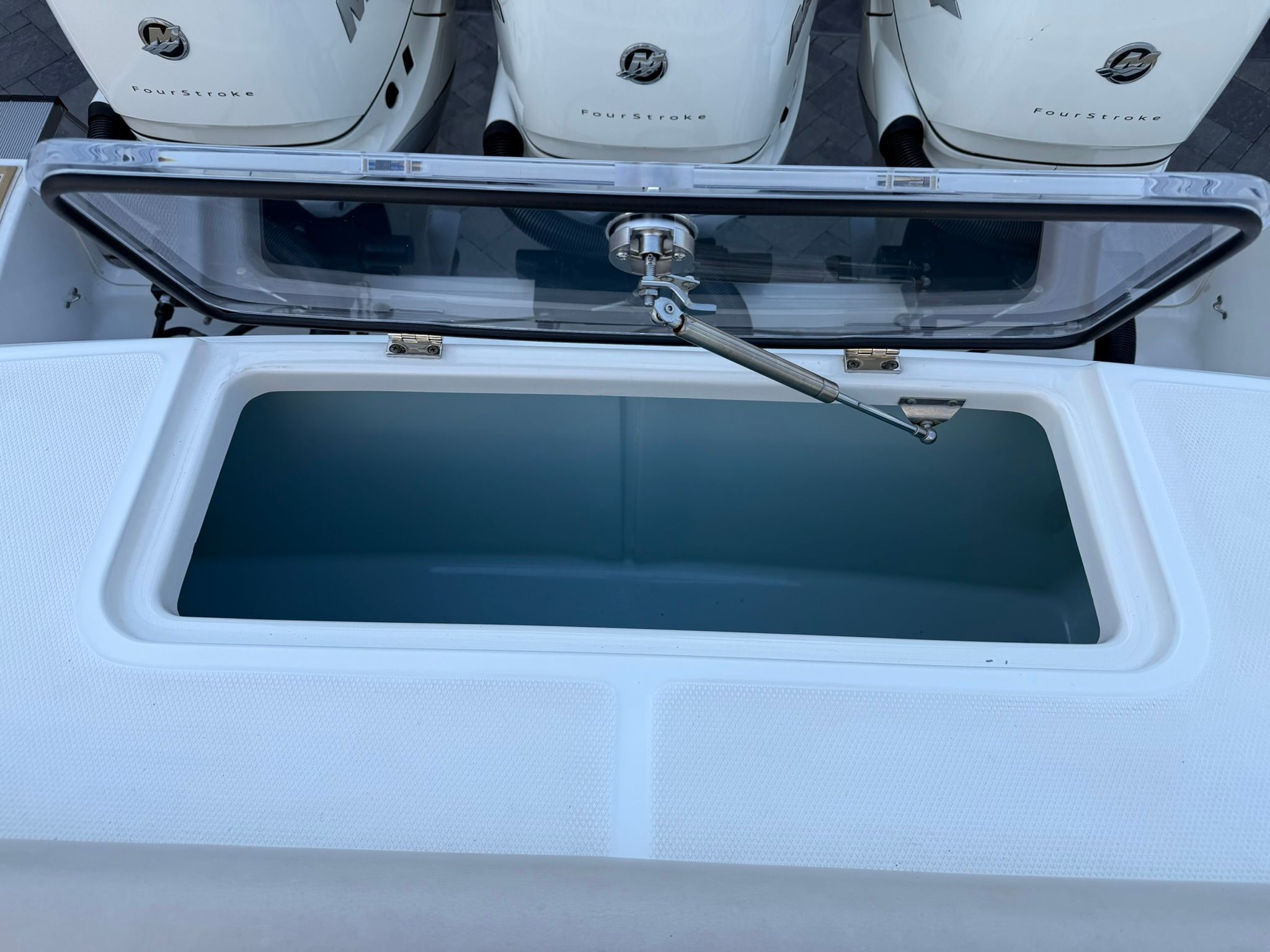 2018 Boston Whaler 380 Outrage - 48