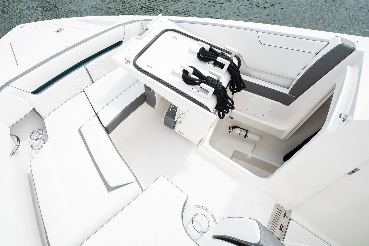 2026 Tiara Yachts 34lx - 9
