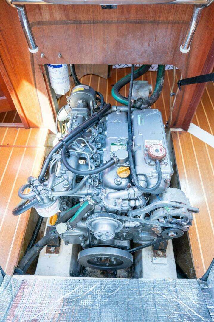 2001 Hunter 410 - Image 15