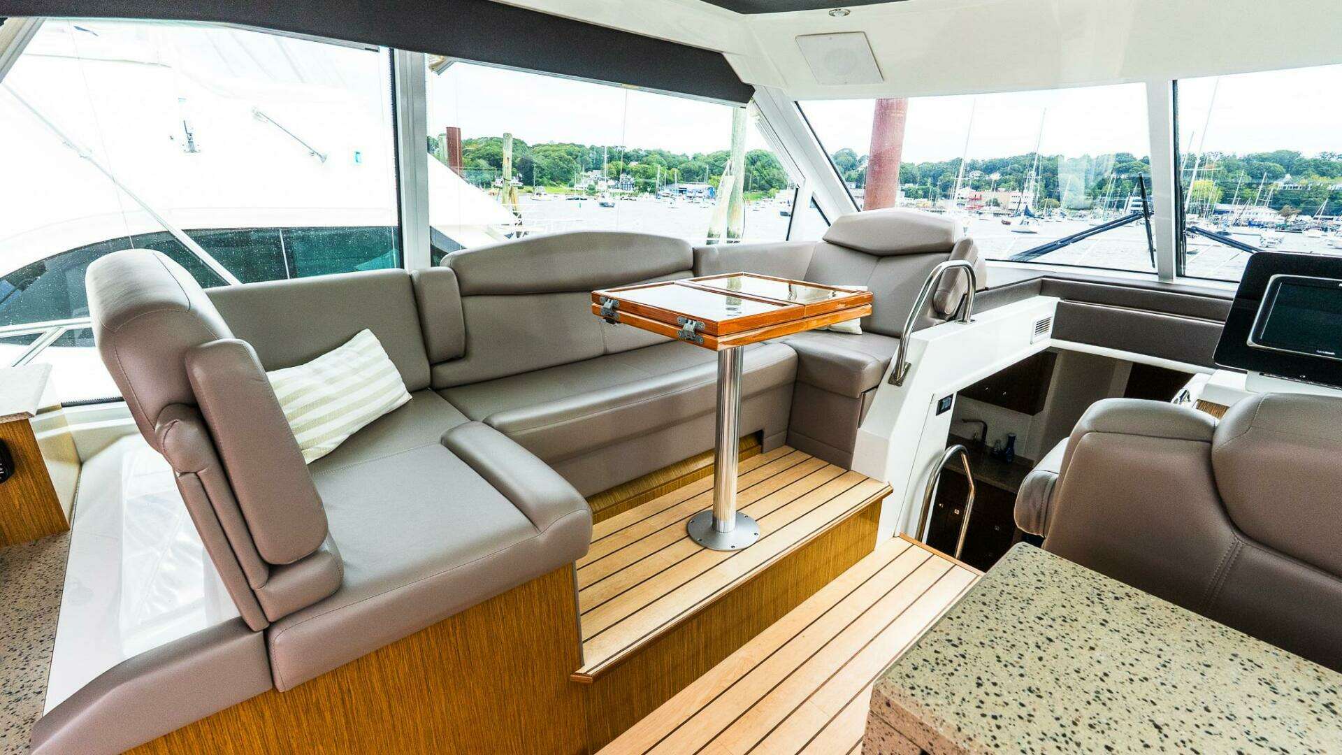 2013 Cruisers 48 Cantius - Image 24