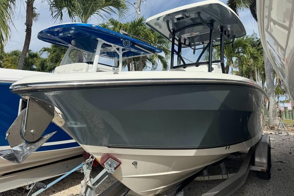 2021 Mako 234 Center Console