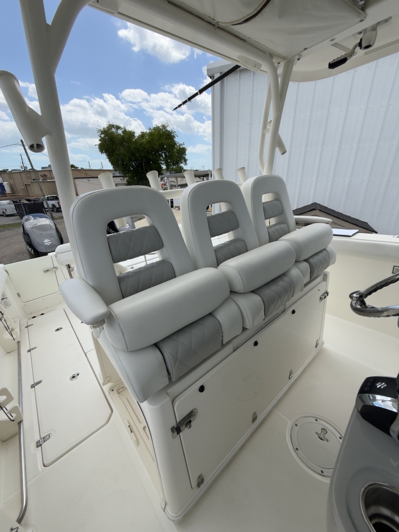2016 Boston Whaler 350 Outrage - Image 51