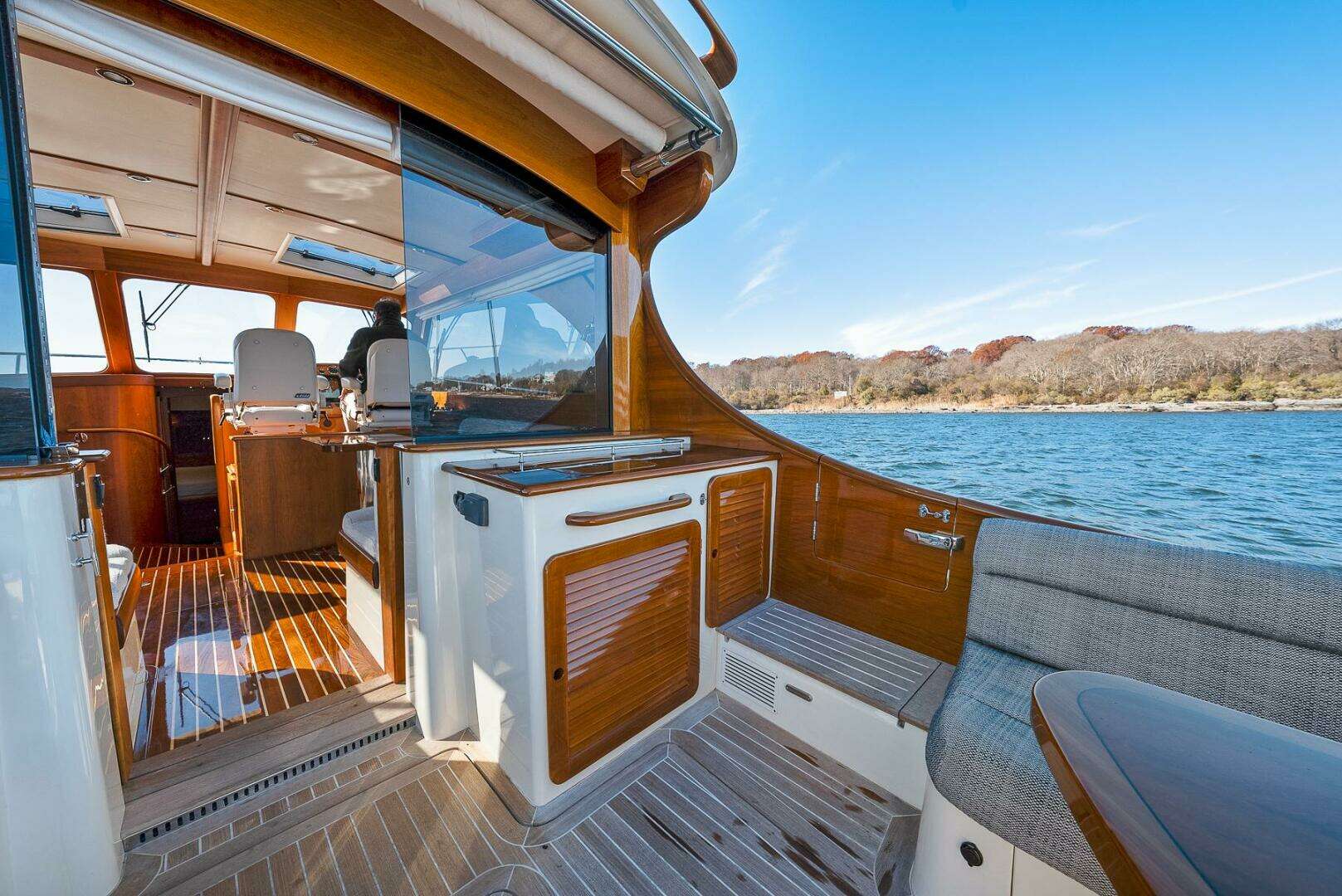 2017 Hinckley Talaria 43 - Image 10