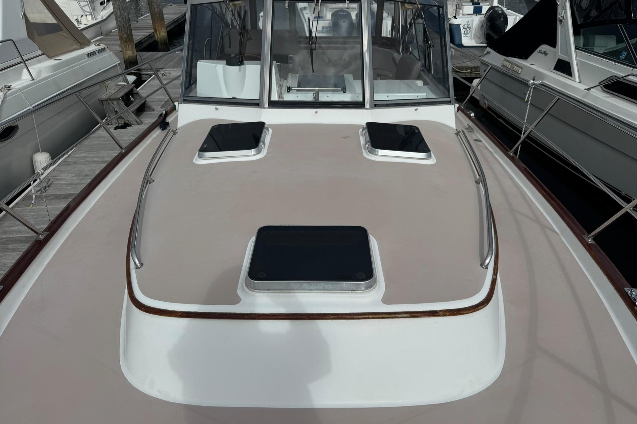 2001 Legacy Yachts 34 Express - 12