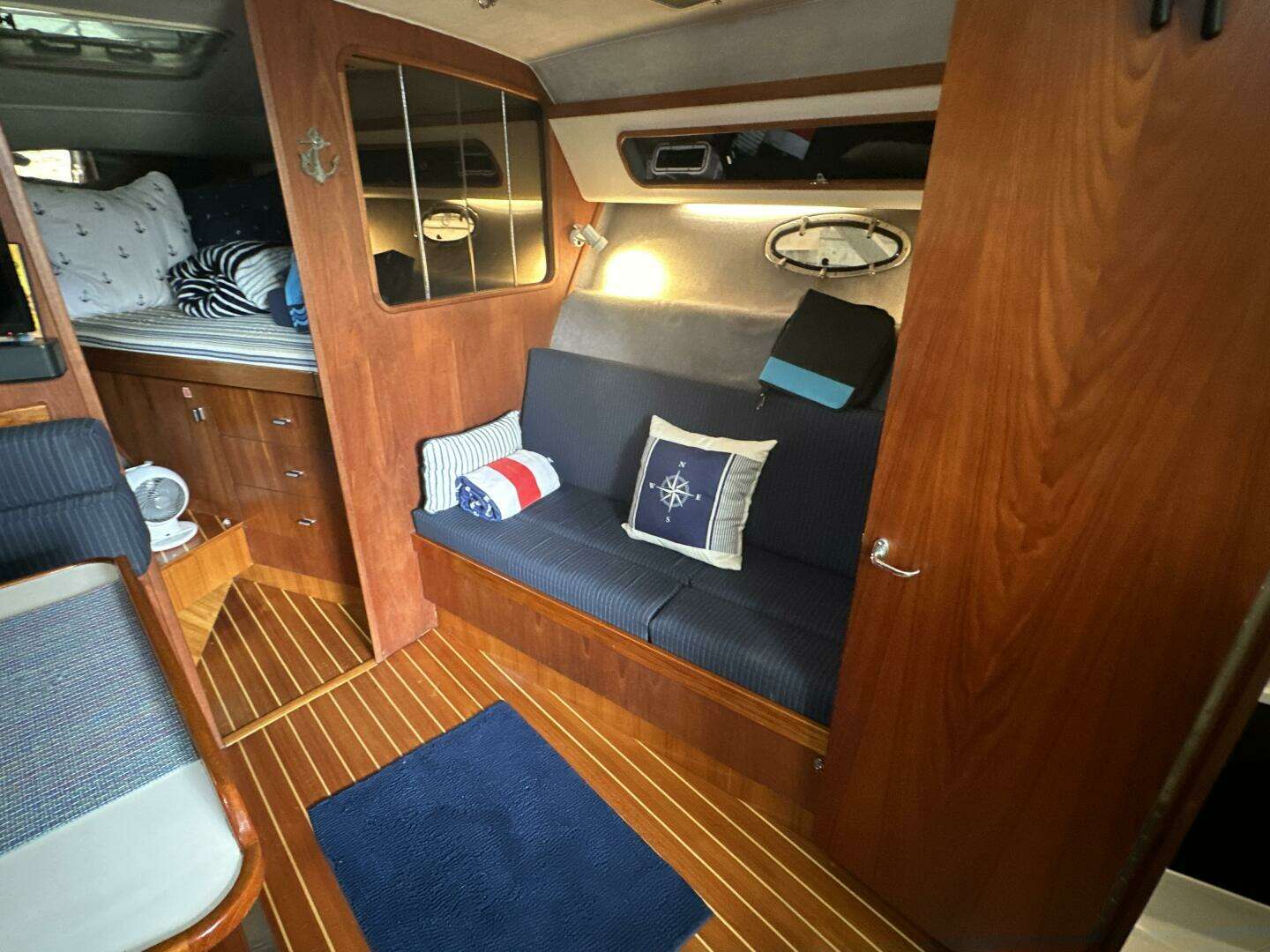 1988 Tiara Yachts 3300 Open - Image 19