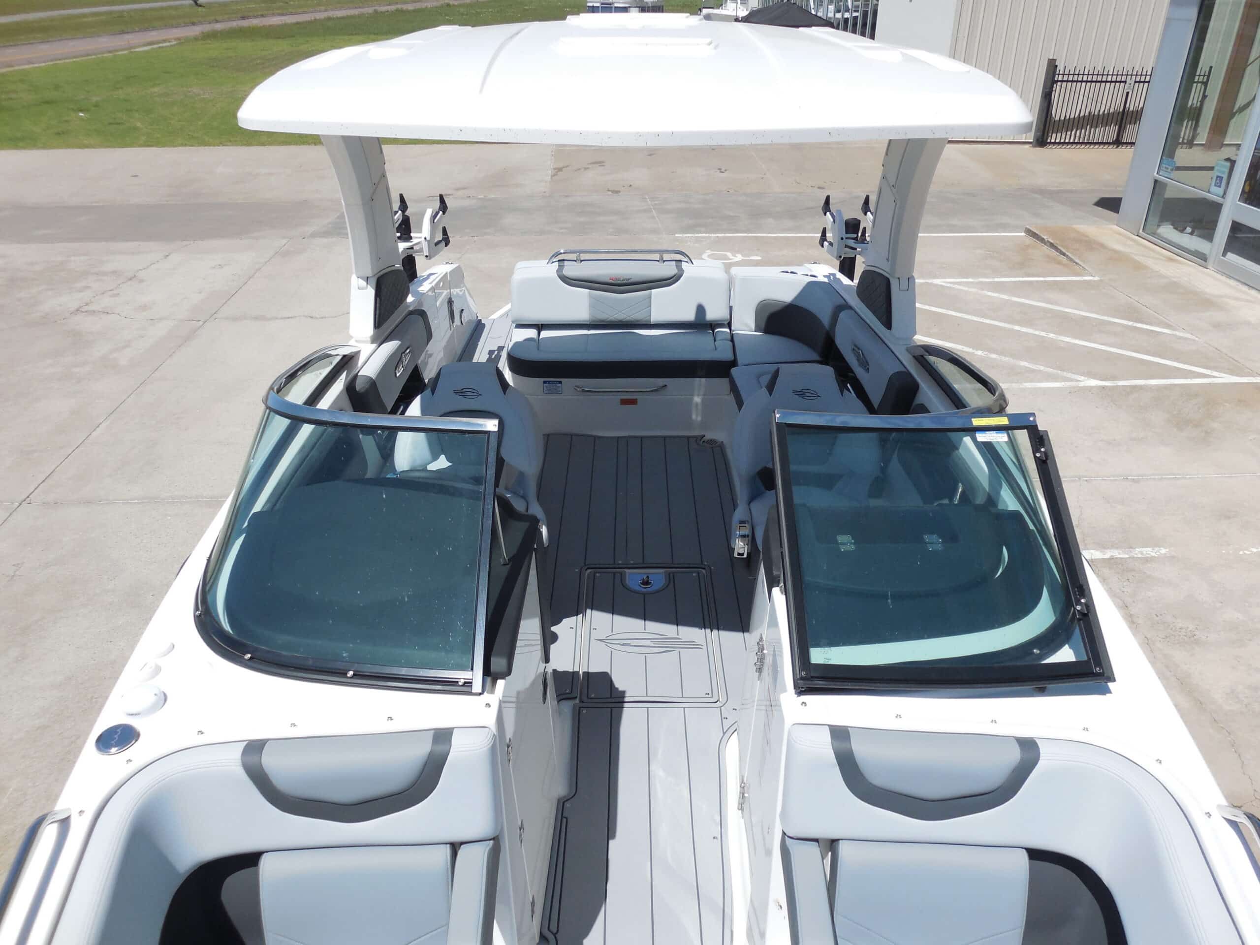 2026 Chaparral GTS 28 - 23