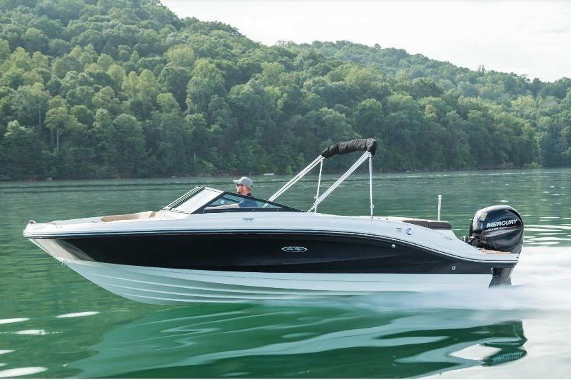2022 Sea Ray SPX 210 Outboard