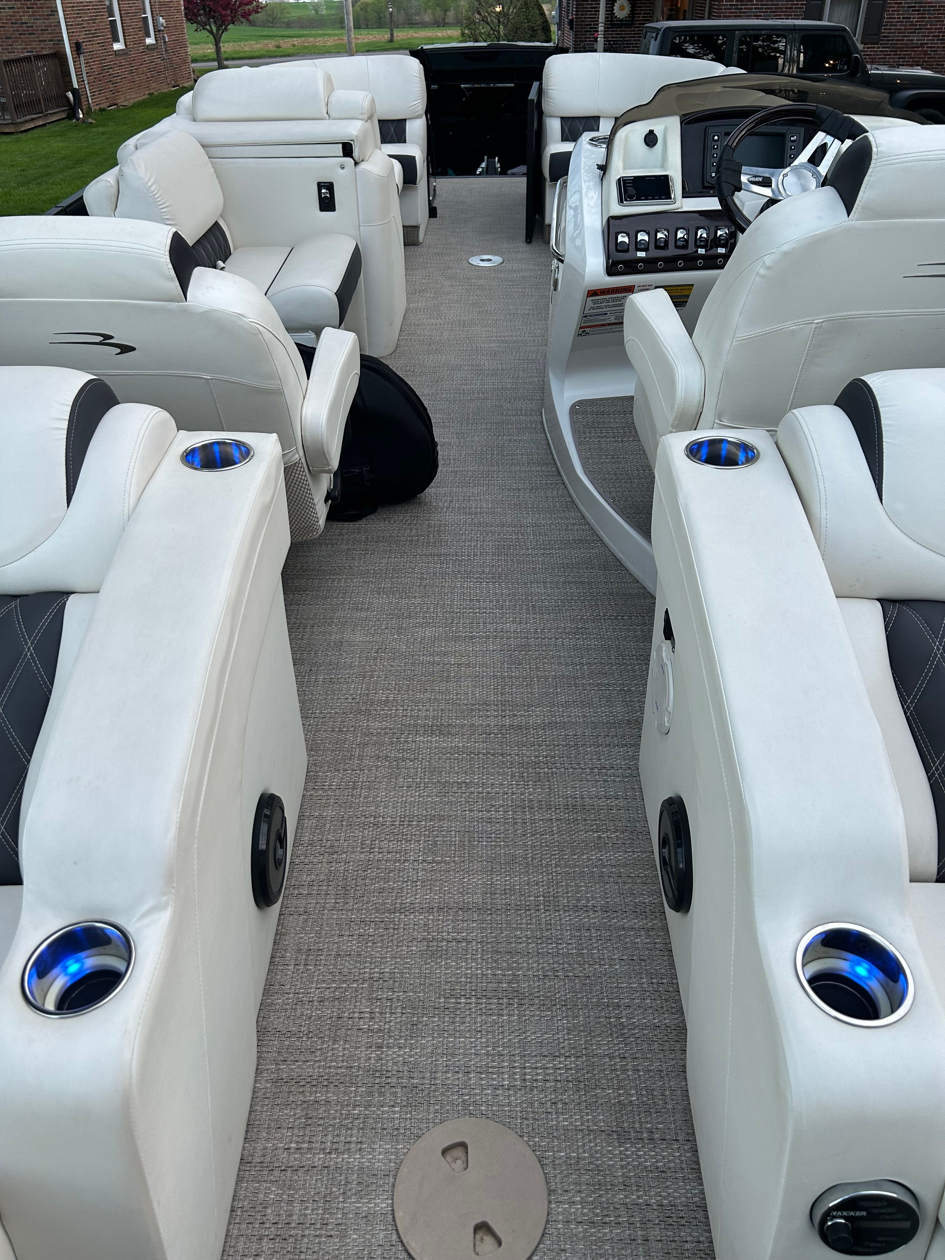 2017 Bennington 25 QX - 16