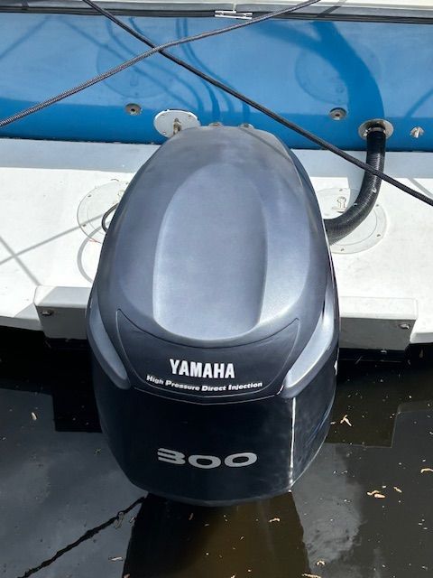 1993 Pursuit 2655 Tiara - 8
