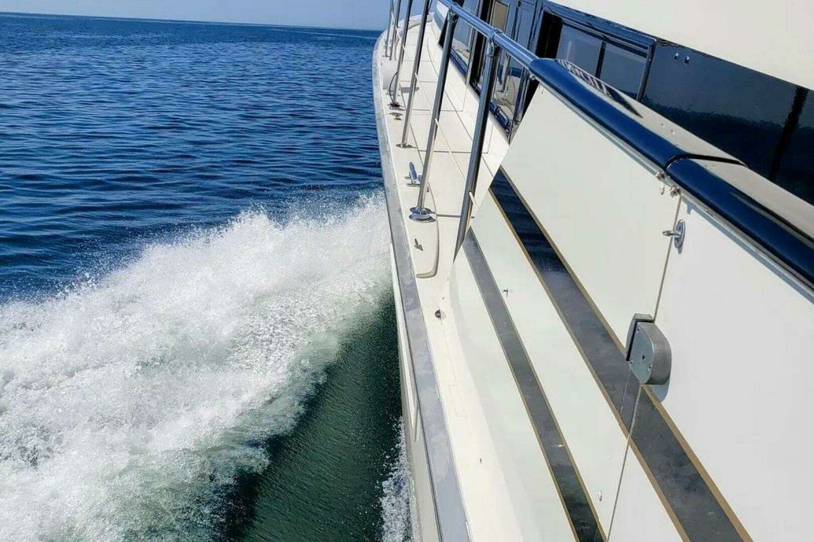 1986 Bertram 58 Flybridge Motor Yacht - Image 19