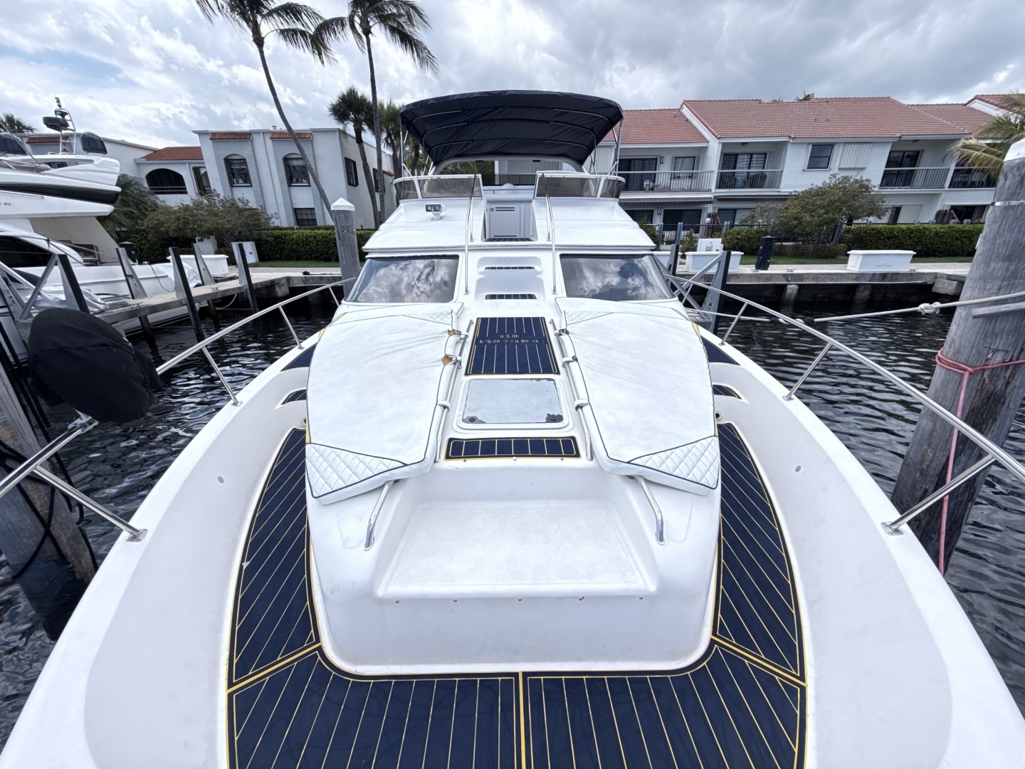 2001 Sea Ray 450 Express Bridge - Image 7