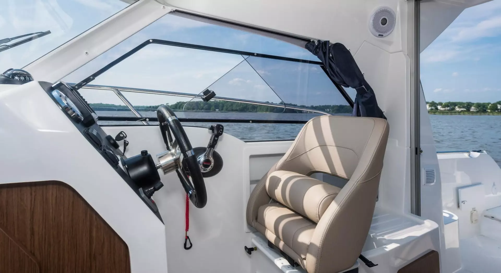2026 Beneteau Antares 7 - Image 13