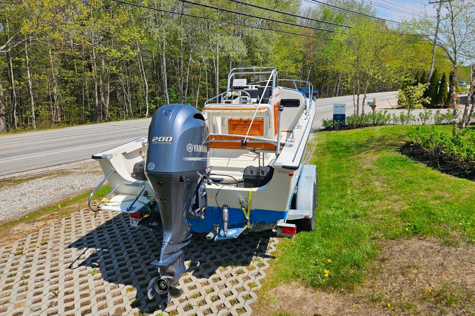 1990 Boston Whaler Outrage Cuddy - Image 3