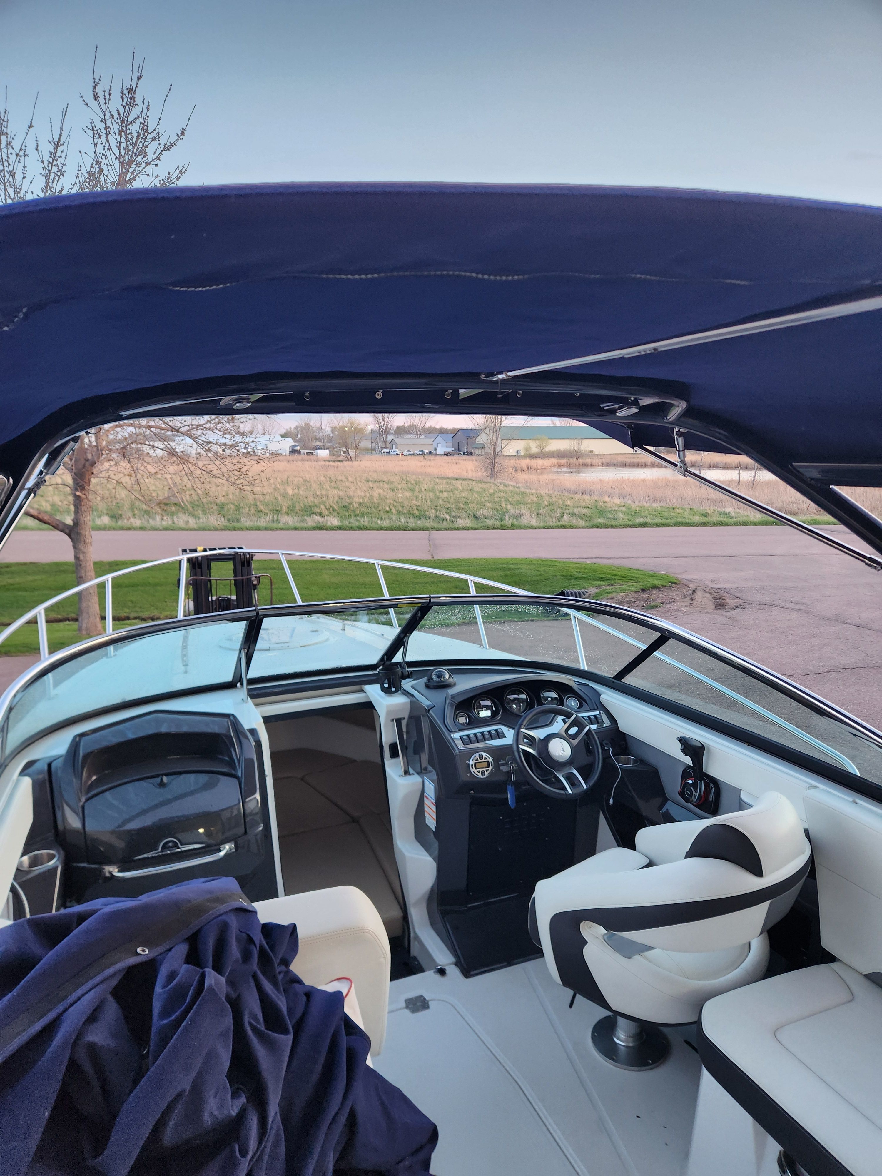Interior of a 2015 Monterey 268SSC boat with helm station.