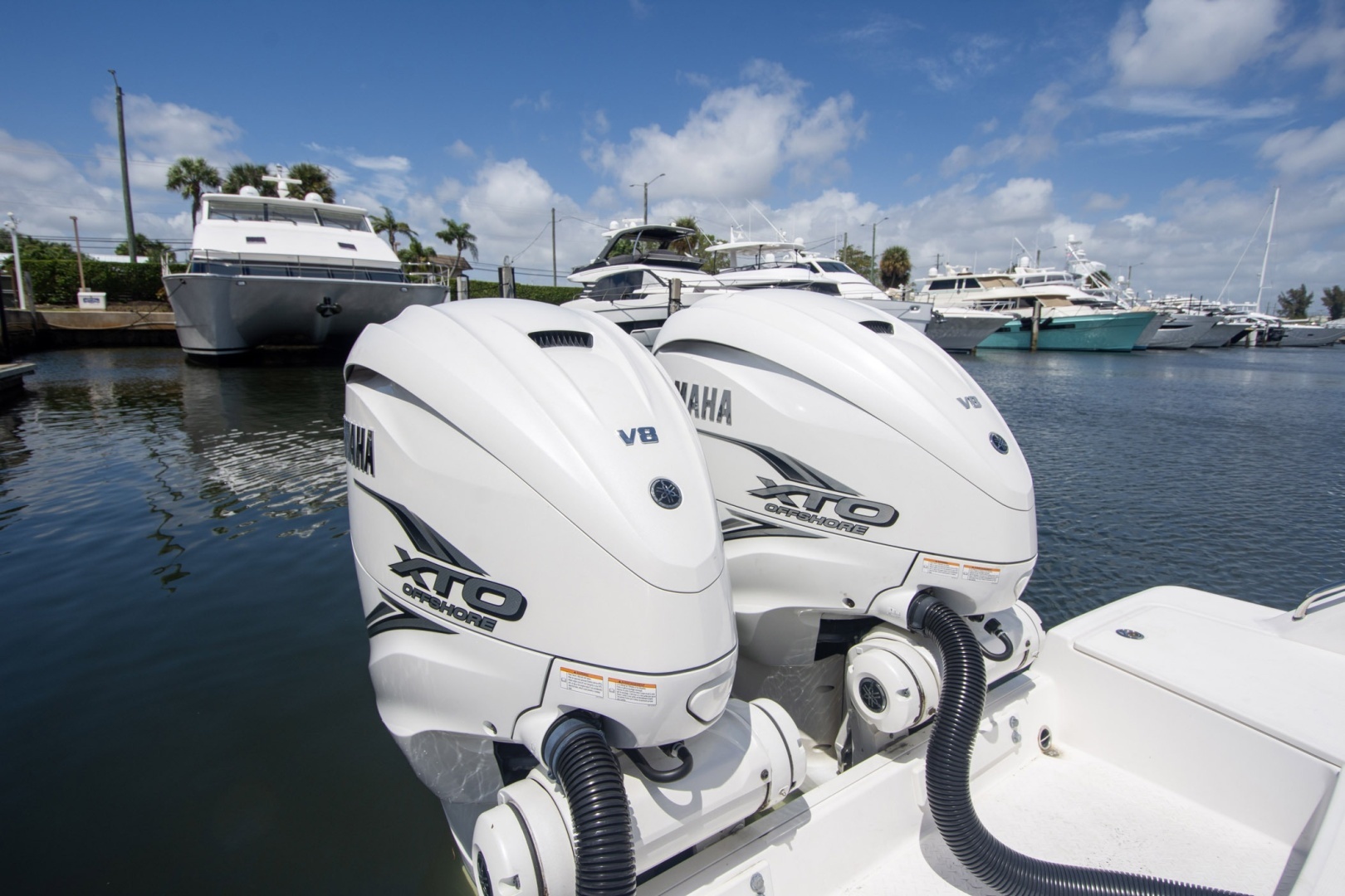 2019 Everglades 340 Dual Console - Image 28